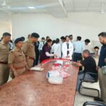 निजी शिक्षण संस्थान में पुलिस व डाक्टरों की संयुक्त टीम का औचक निरीक्षण, रेन्डमली 115 छात्र/छात्राओं का ड्रग्स किट से किया मेडिकल टेस्ट